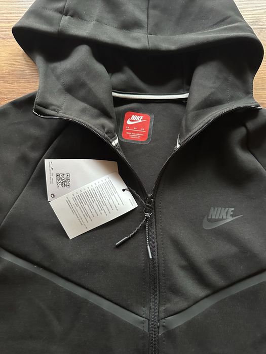 Мъжки,памучен,черен екип Nike,с активен,заден джоб на долнището