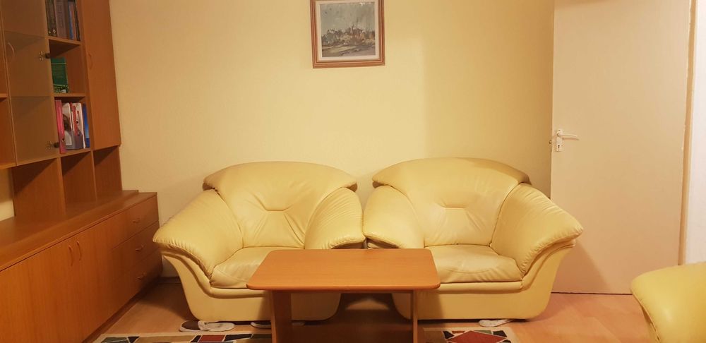 3 camere 1 Mai (Craiova), etaj 1, CT proprie, 2 bai l, decomandat, proprietar