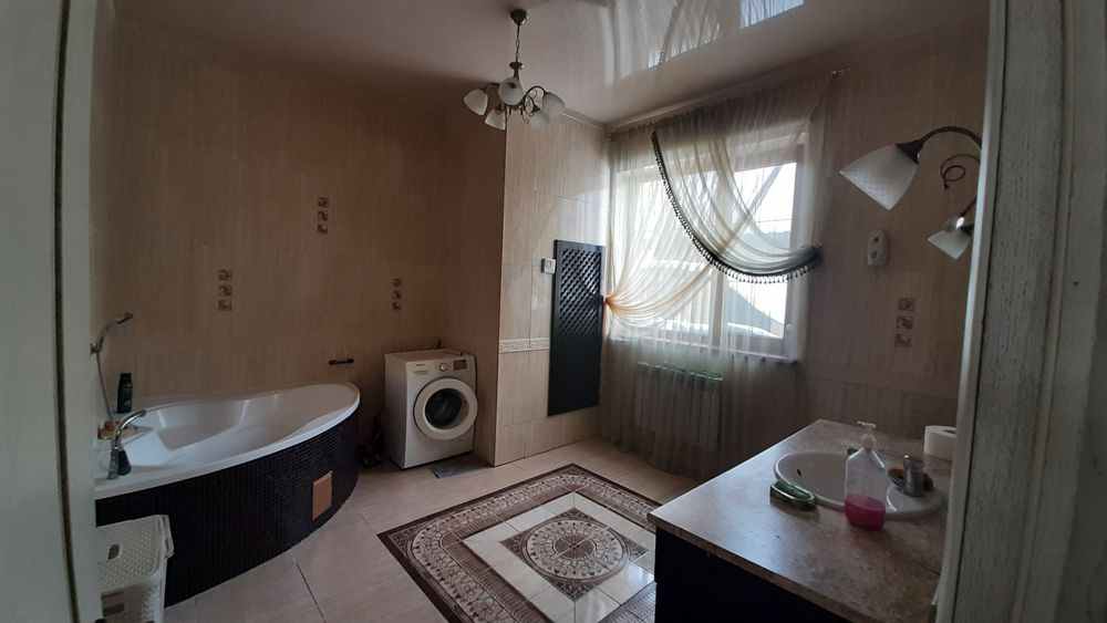 Продам коттедж 2 этажа в городе