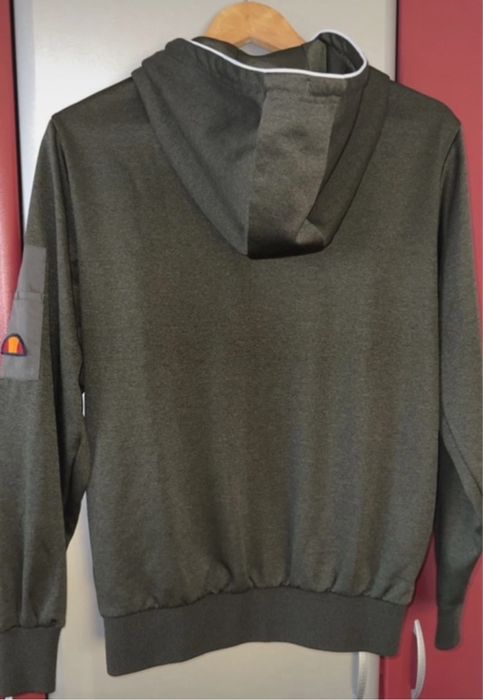43 Bluza trening Ellesse