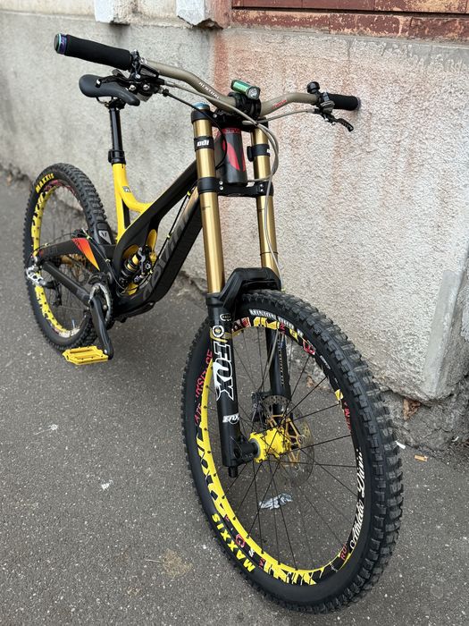 Bicicleta Downhill Devinci Wilson Fox 40 Kashima