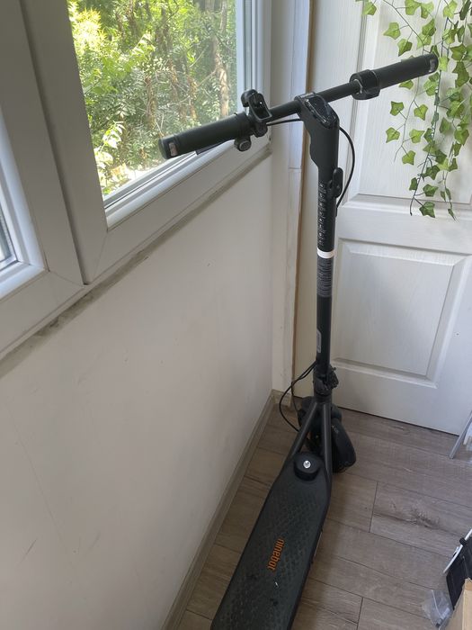 Trotineta electrica Ninebot by Segway F2