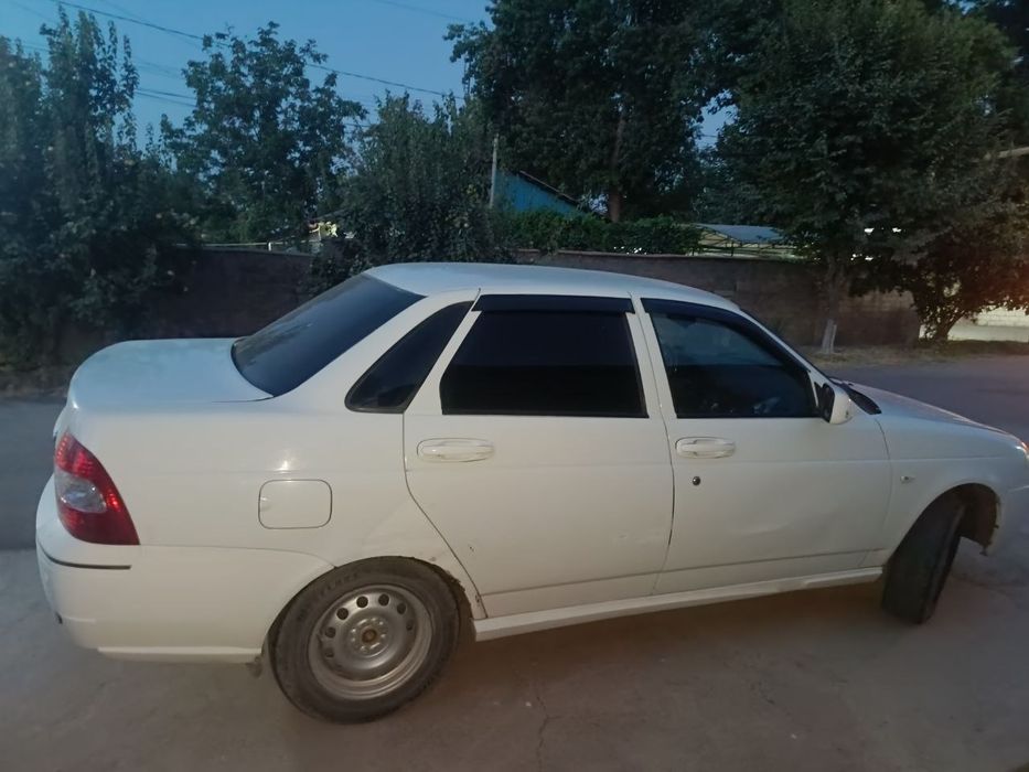 Продаю lada priora