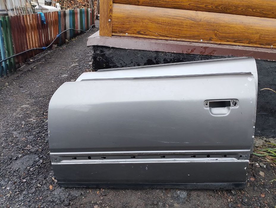 Продам дверь левую на Ауди 100