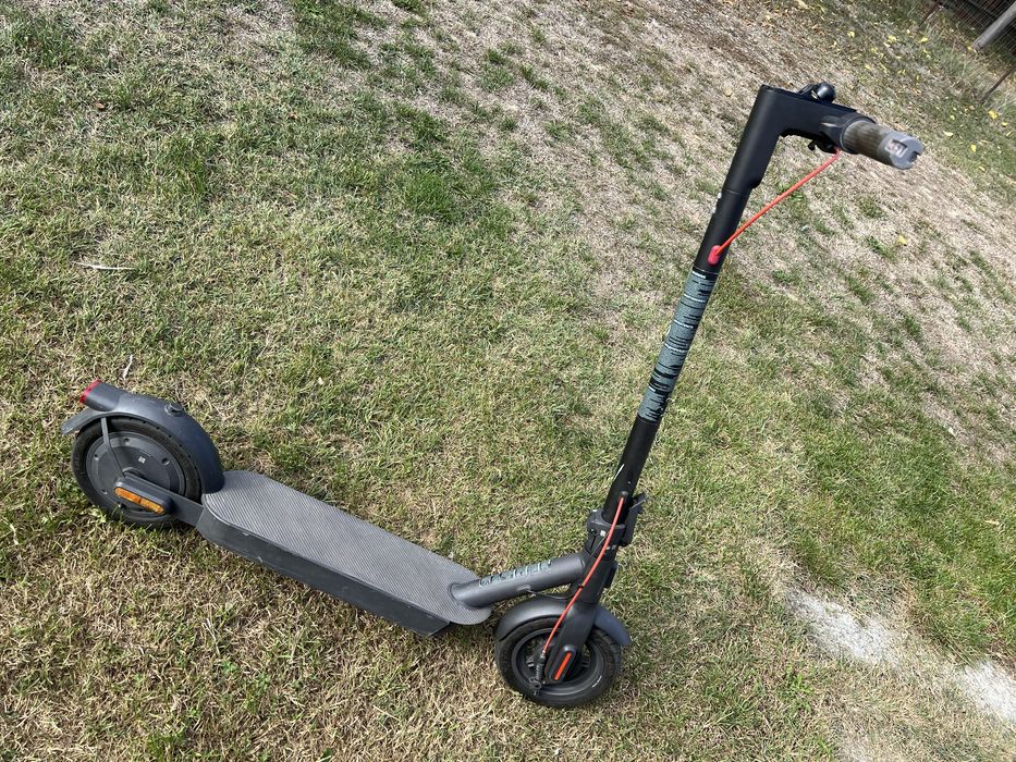 Xiaomi electric scooter 4 pro  vand sau schimb cu xbox series s