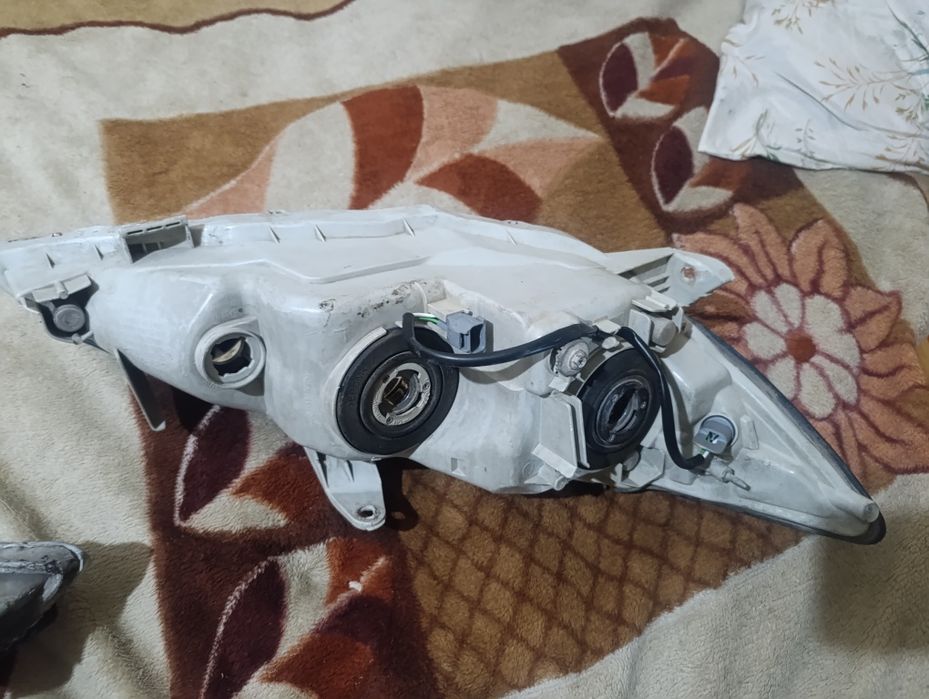 Фары на Тойота Камри 35