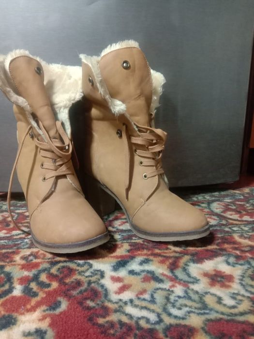 Ботинки женские кожаные