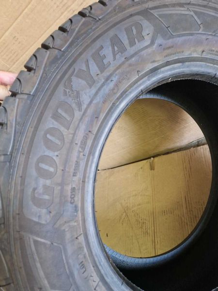 1 брой Goodyear R15C 215/65/ 
нова лятна гума за бус
DOT4120