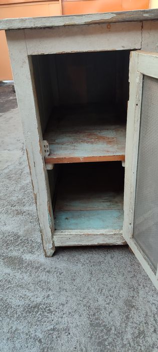 Стулья и тумбочка Советских времён