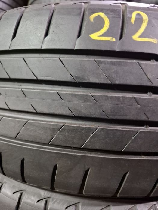 225 45 18 Vând 2 anvelope vară Bridgestone