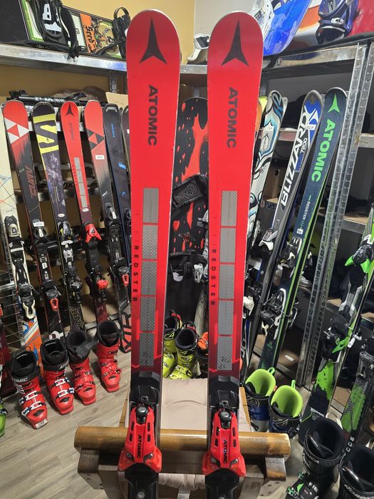 Schiuri Atomic Redster G9, 173cm.