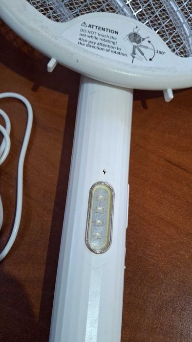 Paleta electrica YISSVIC 4000V, lumina UV, reincarcabila