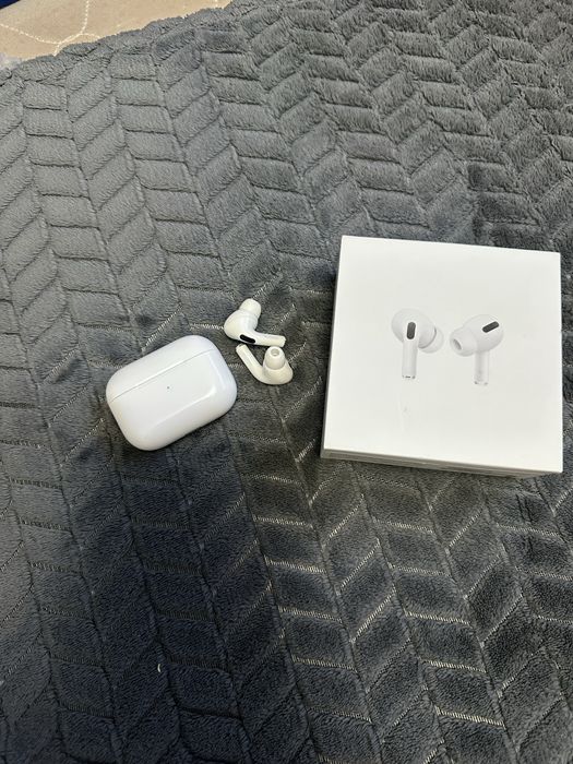 Продам AirPods pro