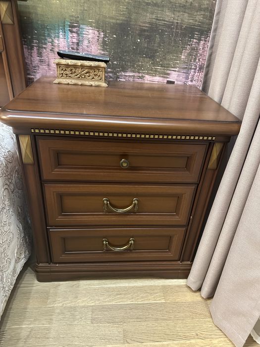 Продам спальный гарнитур