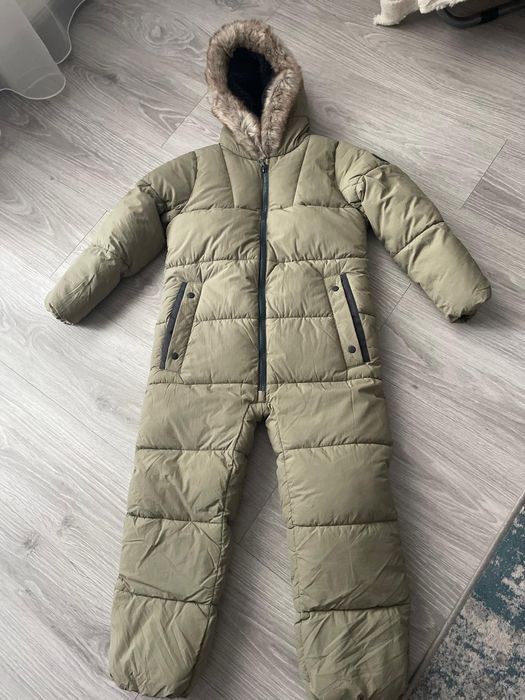 Vând combinezon Next, nou fără etichetă,  mărimea  122