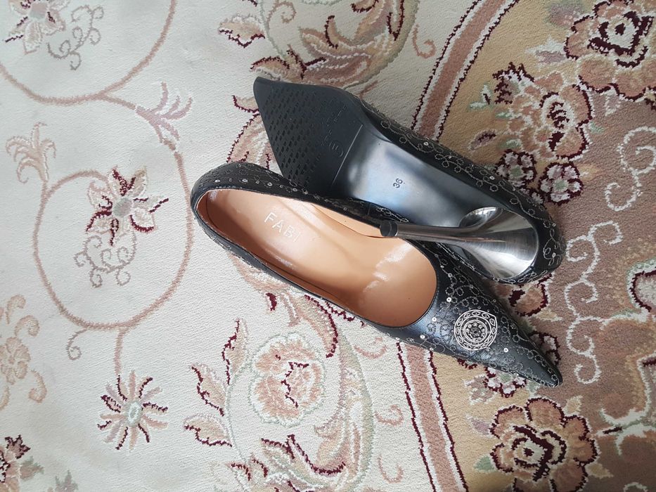 Туфли на шпильке кожаные