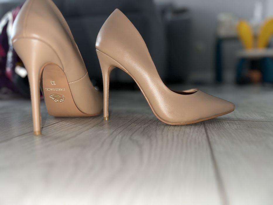 Туфли бежевые 33 р