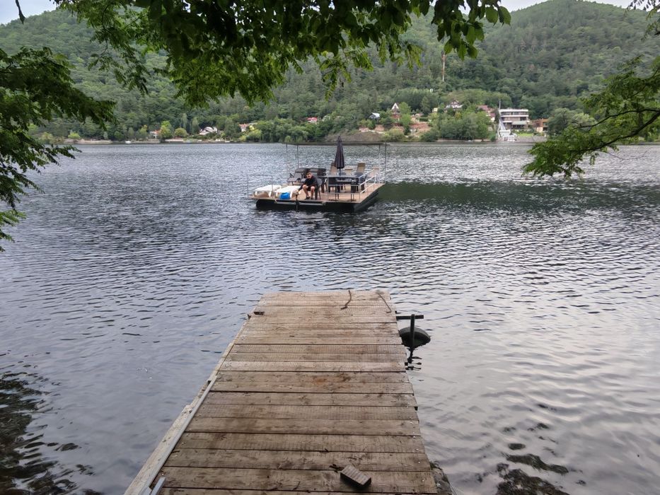 Închiriez ponton+caiac. 600-1000 Ron