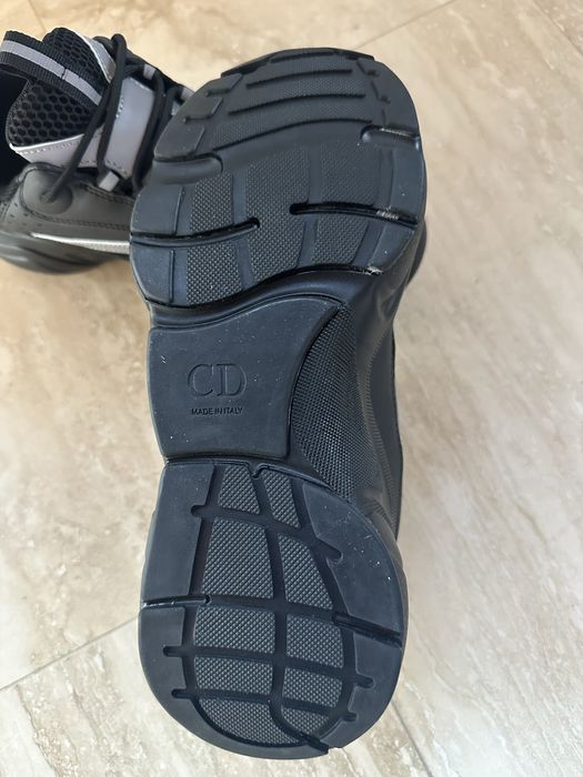 Dior B22.
