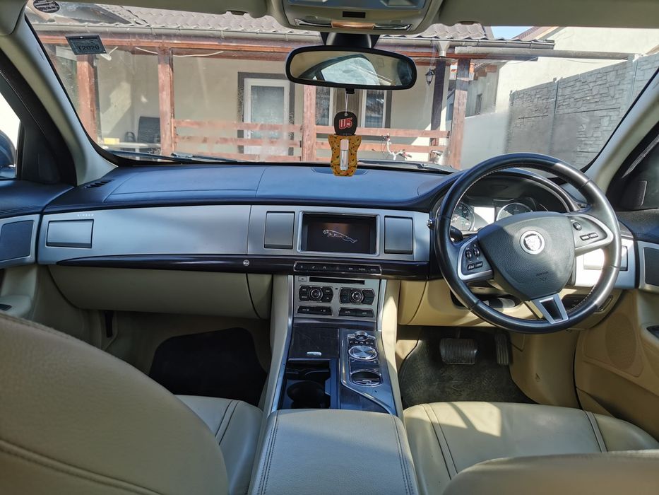JAGUAR XF 0 — imagine 2