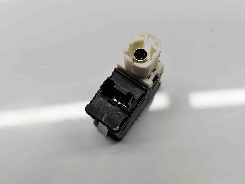 Conector auxiliar USB Bmw X5 (F15, F85) [Fabr 2014-2017] 9266607