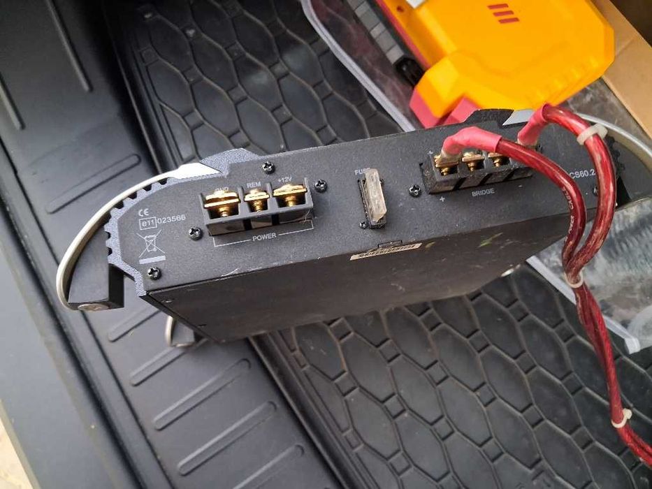 Amplificator auto,player si condensator