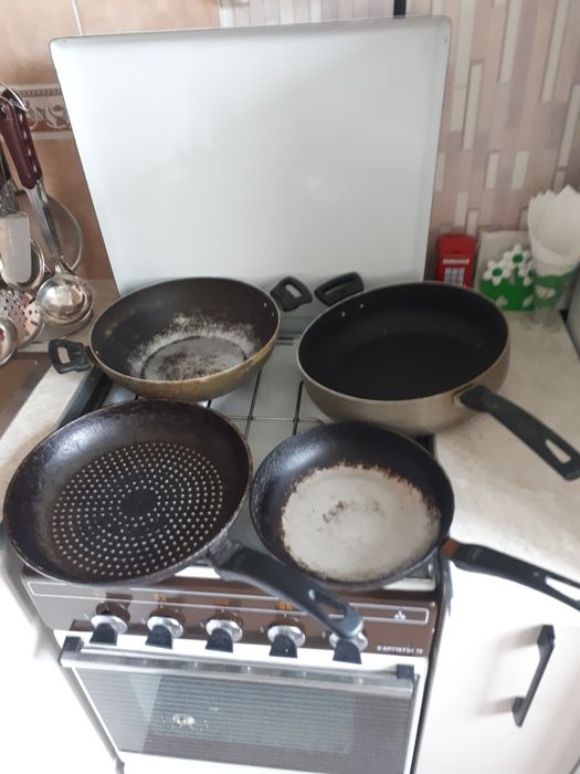 продам 4 сковородки без крышек
