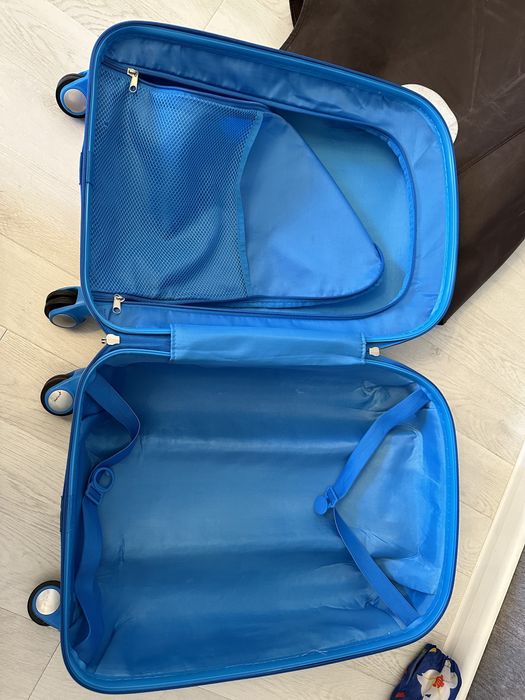 Продам чемодан Беймакс