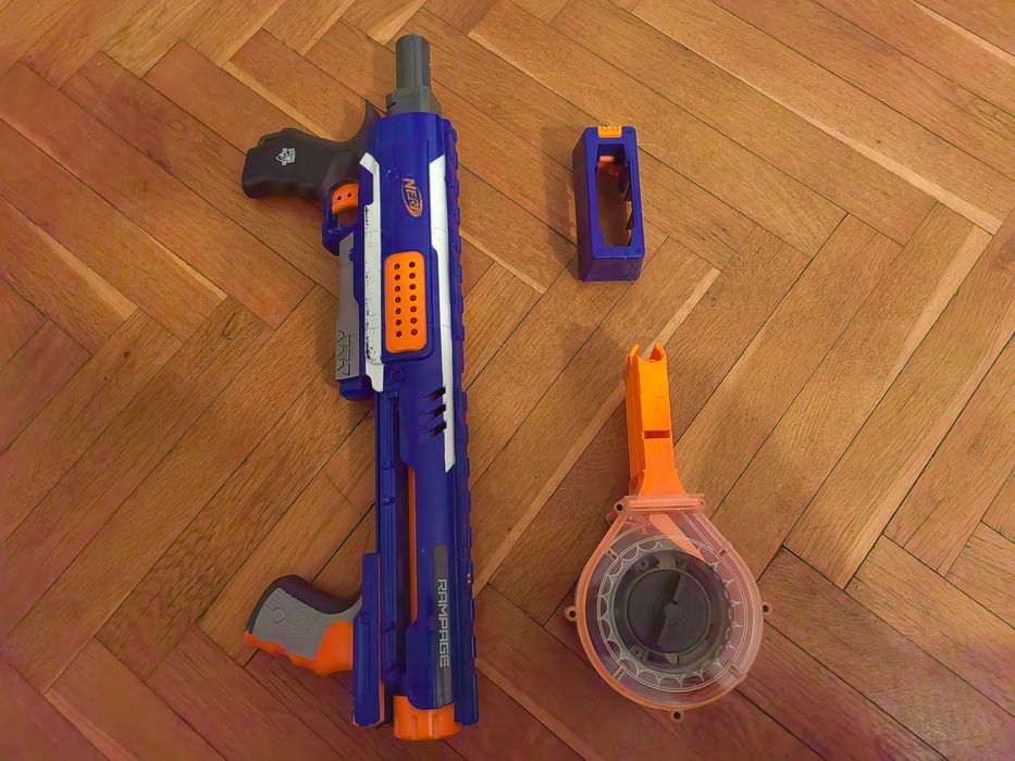 Нърф с барабан с обем 25+ патрона