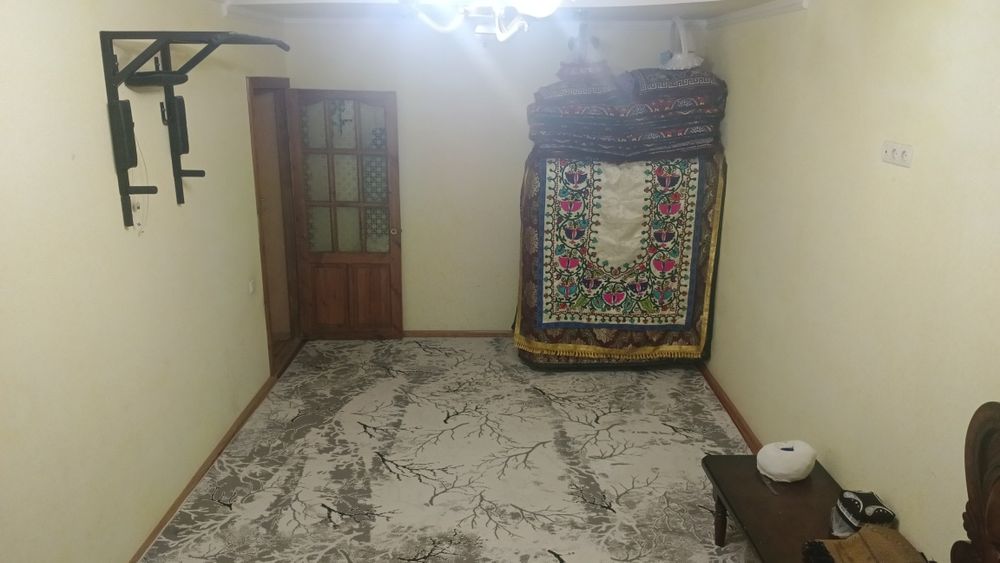 Bir xonalik uy sotiladi PANELNIY DOM