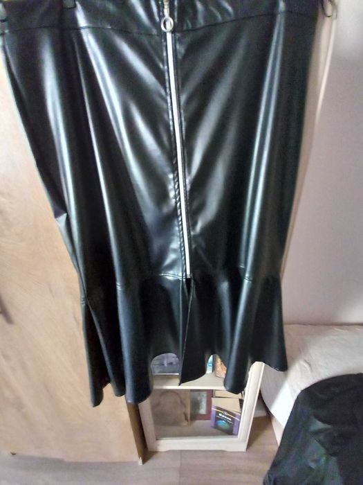 Дрехи, пола с цип