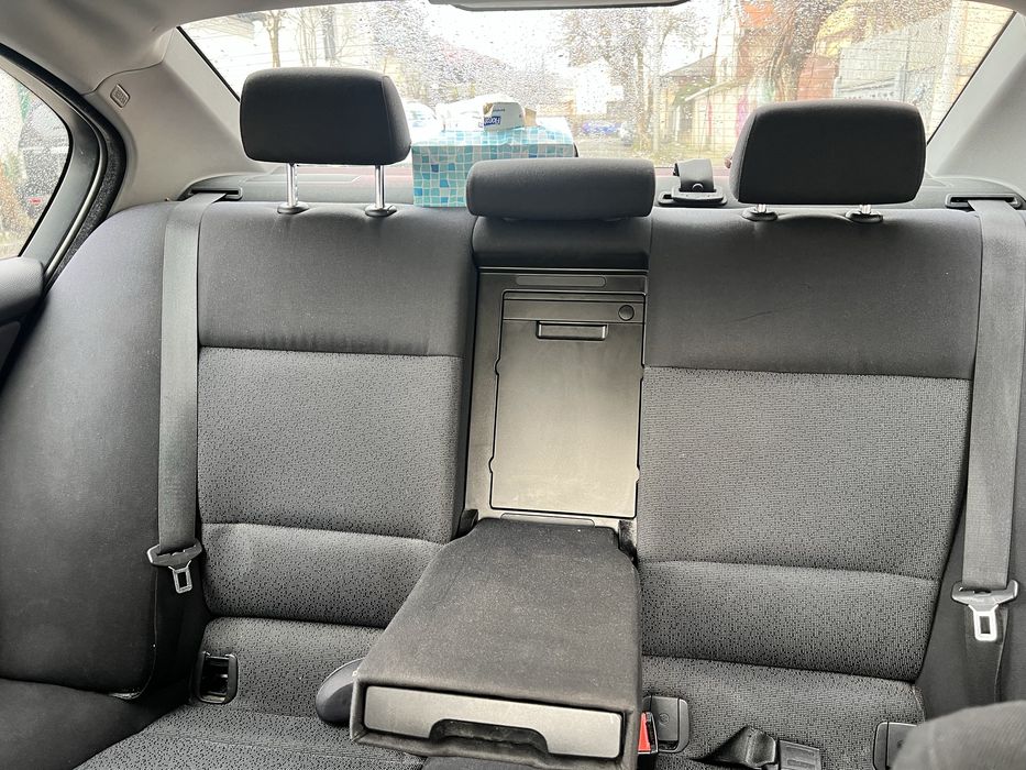 BMW E90, 163 CP, berlina