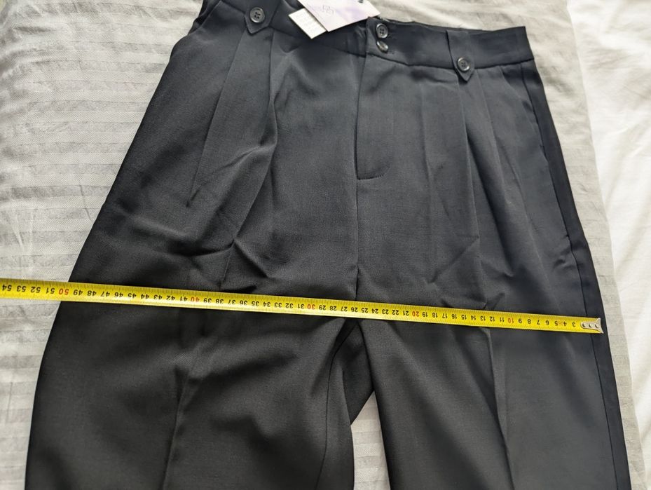 Pantaloni noi mărimea 12 Cubic doamne domnișoare