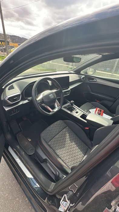 Seat Leon Primult proprietar in tare, înmatriculat fiscal pe loc.