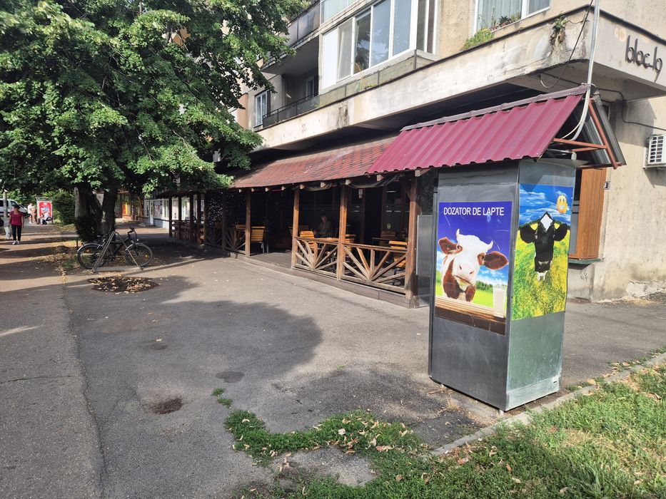 Se vinde bar/cafenea – Afacere în profit – 30 ani tradiție