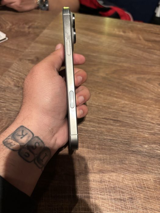 Iphone 16 pro max natural titanium