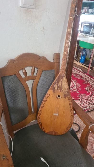 Домбыра,мантоварка,печь сатылады.