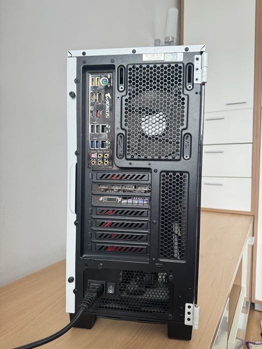 Pc Gaming i7 7700k + GTX 1080 8GB + 16GB RAM + AIO Corsair