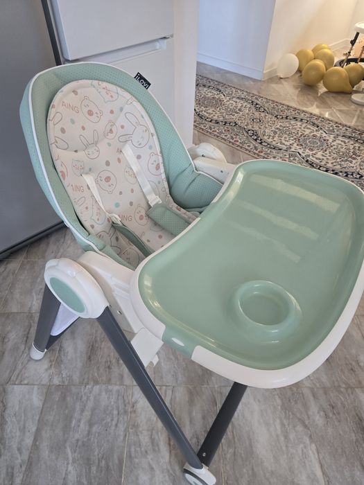 Детский стульчик для кормления