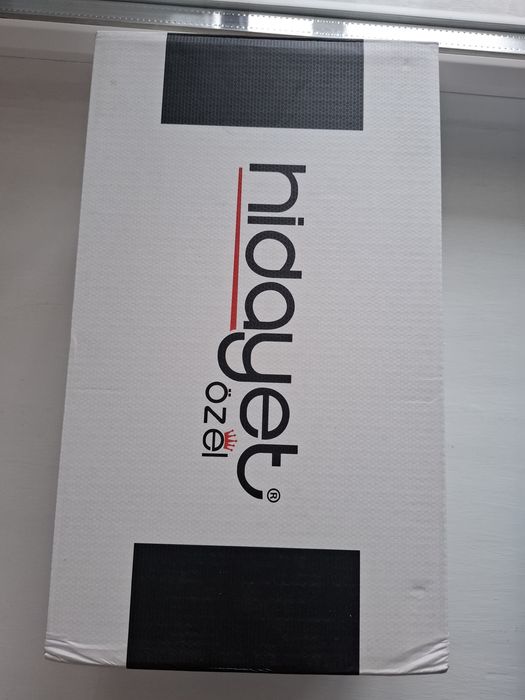 Продаю кроссовки