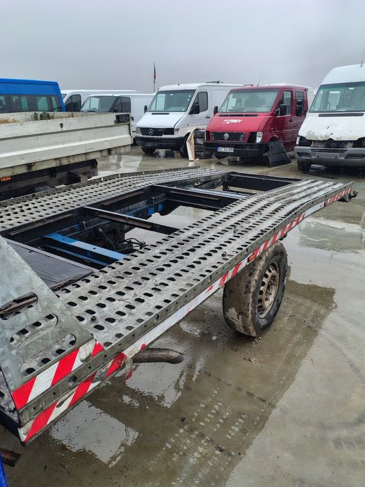 Платформата с размери Дължина 4.00 м / Широчина 1.93 м