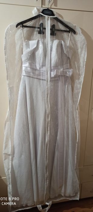 Страхотна булчинска рокля