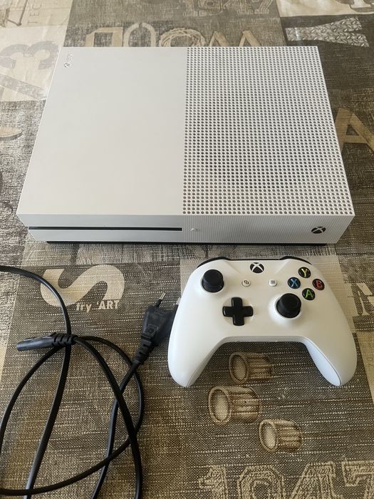 Xbox ONE S   1TB