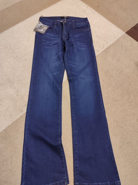 Продам      джинсы