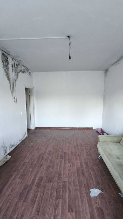 Продаётся 1-комнатная квартира 105-серии. 21 МКР - КАРАСУ. Этаж 5/5.