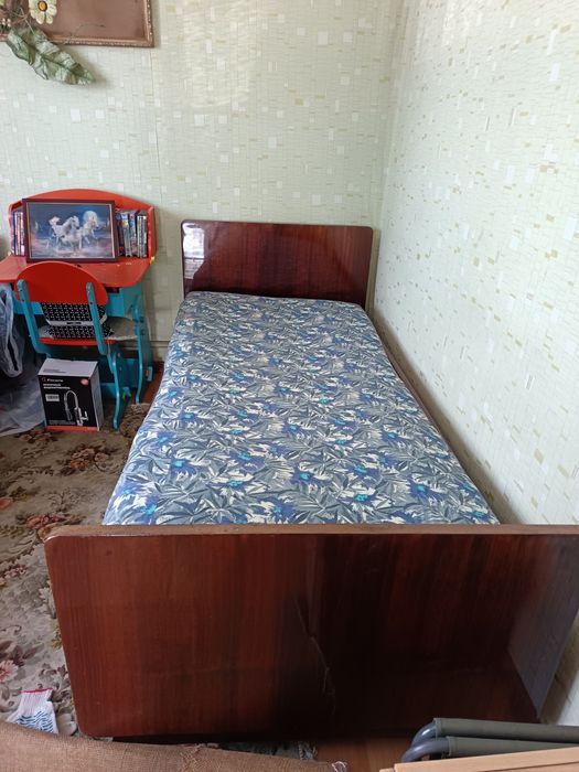 Кровать полуторка