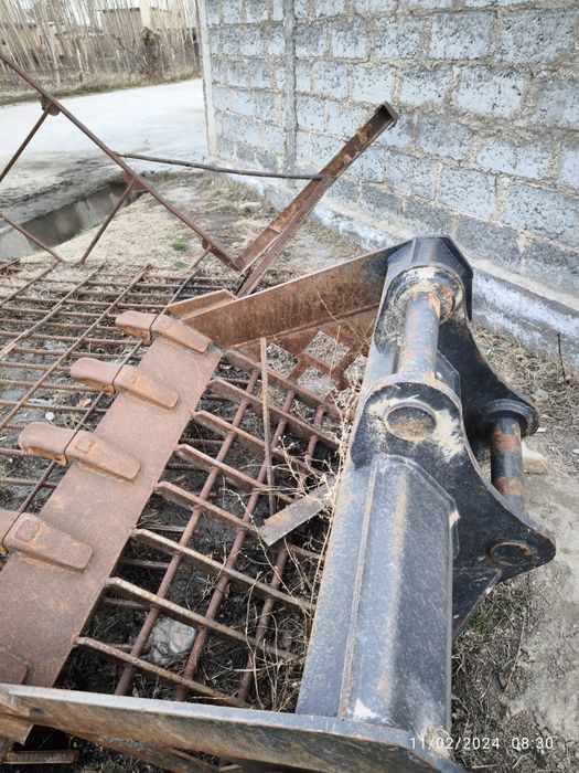 Kovush Ekskavator uchun