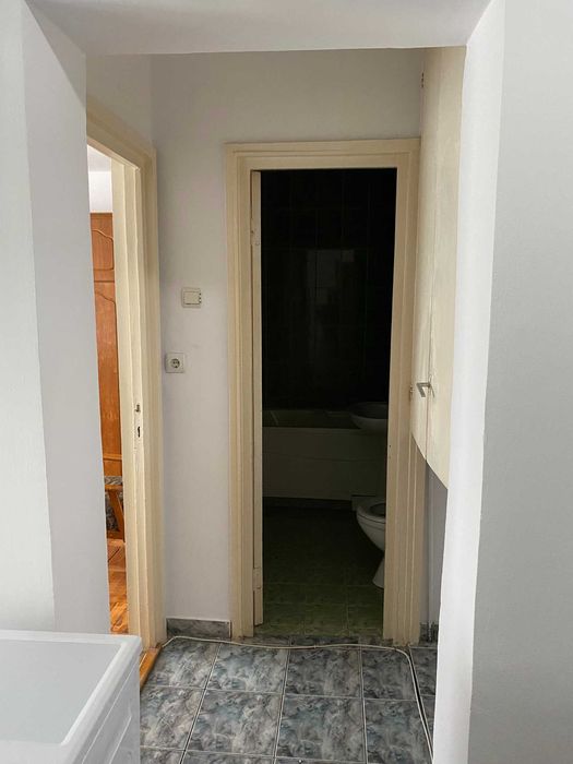 dau in chirie apartament 3 camere decomandat