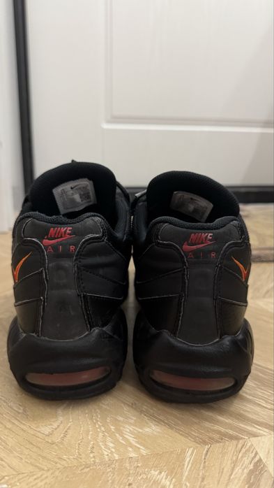 Продам nike air max 95 оригинальные