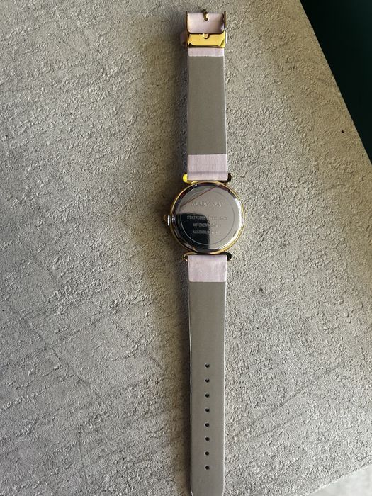 Продам часы женские